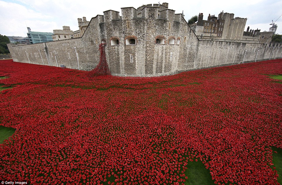 tower-of-london-poppy-tribute1.jpg