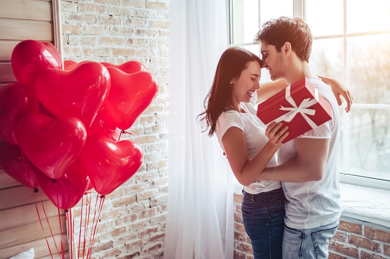 The Best Anniversary Gifts for Couples